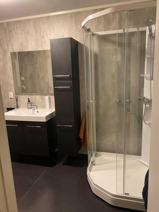 Aurora Apartment Very Close To Cable Car And Sherpatrappa Tromso Exterior photo