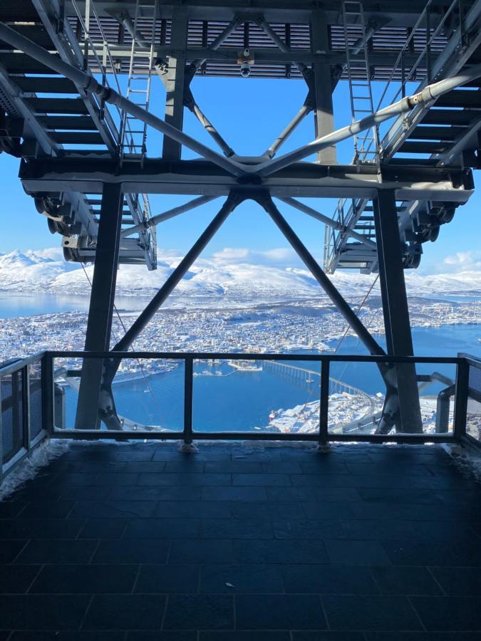 Aurora Apartment Very Close To Cable Car And Sherpatrappa Tromso Exterior photo