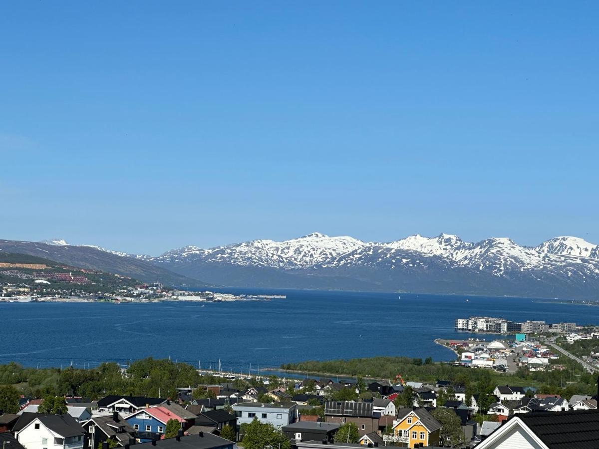 Aurora Apartment Very Close To Cable Car And Sherpatrappa Tromso Exterior photo