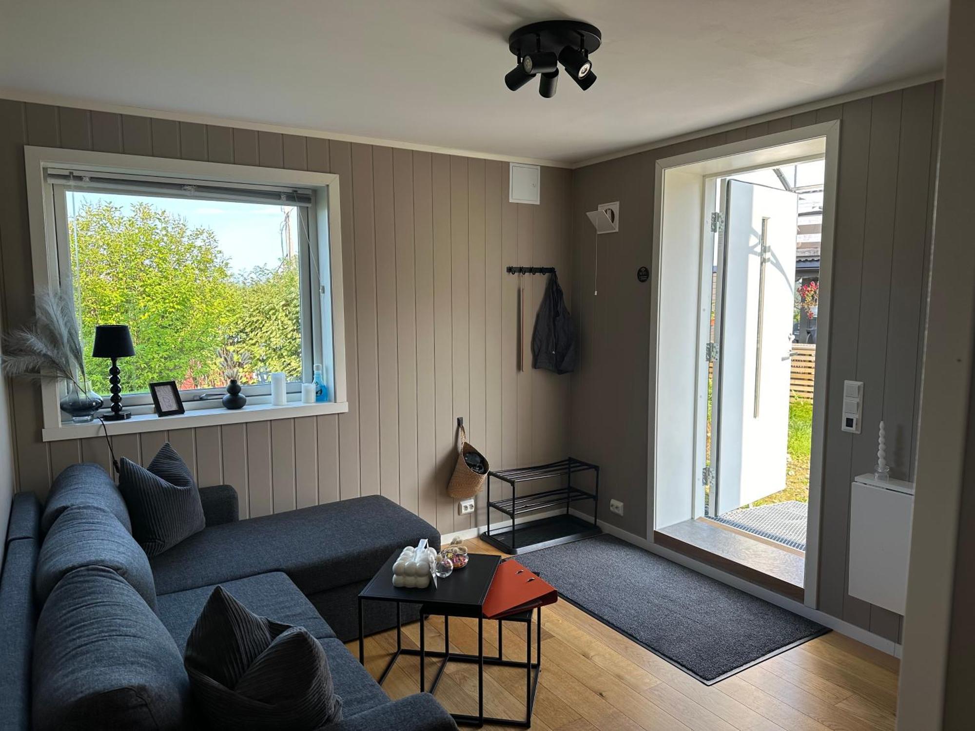 Aurora Apartment Very Close To Cable Car And Sherpatrappa Tromso Exterior photo